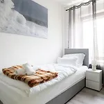 Modern • Main Square • 30 M² • Comfort * レオーベン
